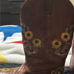 Shyanne Western Boots with Yellow Embroidery